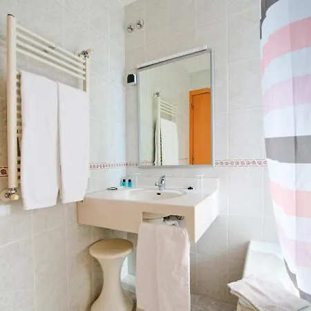 D. Dinis Hotel 2*